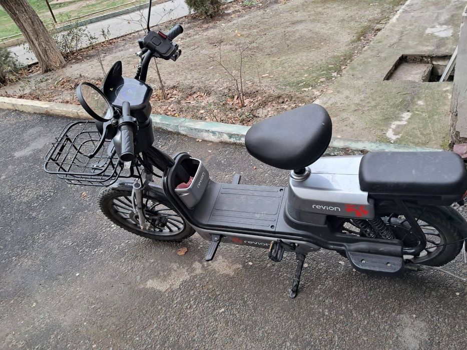 Skuter sotiladi narxi keliwiladi