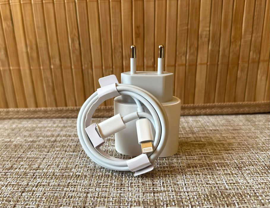 Зарядно за Iphone Fast Charge - комплект, ЧИСТО НОВ