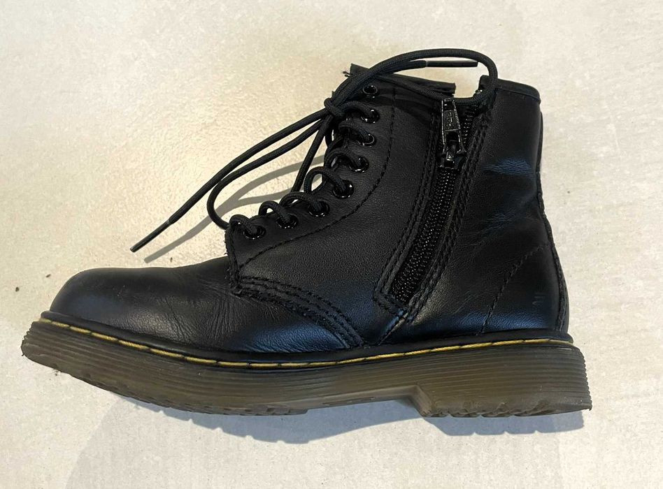 Bocanci Dr. Martens - marimea 28 EU