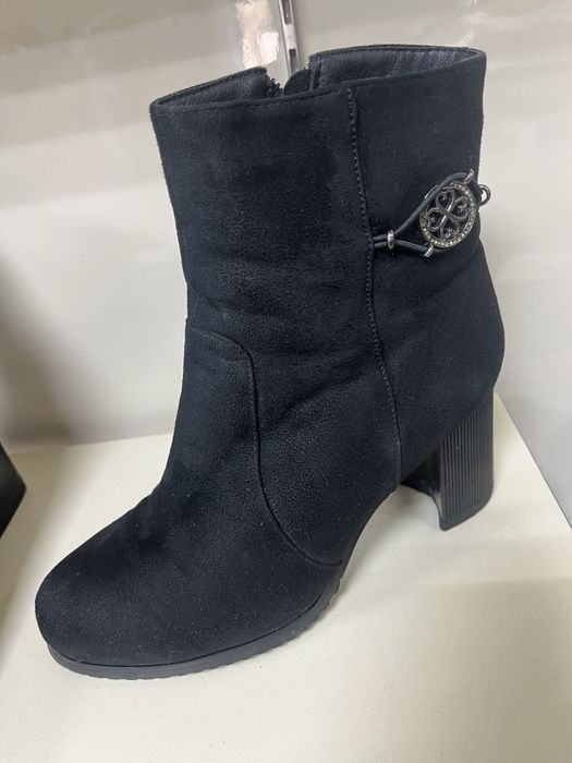 Зимние замшевые сапоги