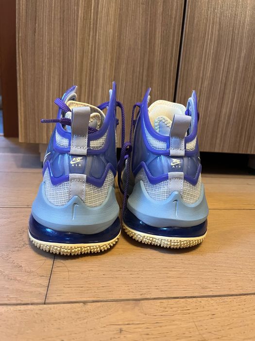 Nike LeBron James 19