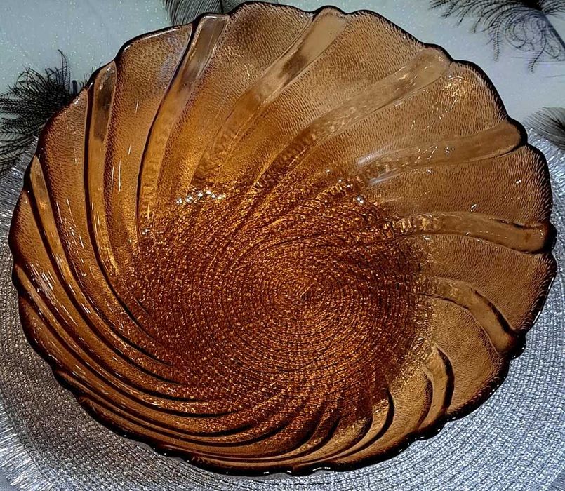 Страхотна  голяма цветна фруктиера