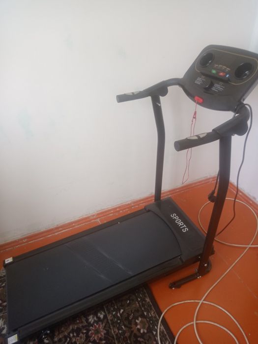 Бегодорожка и велотренажёр.