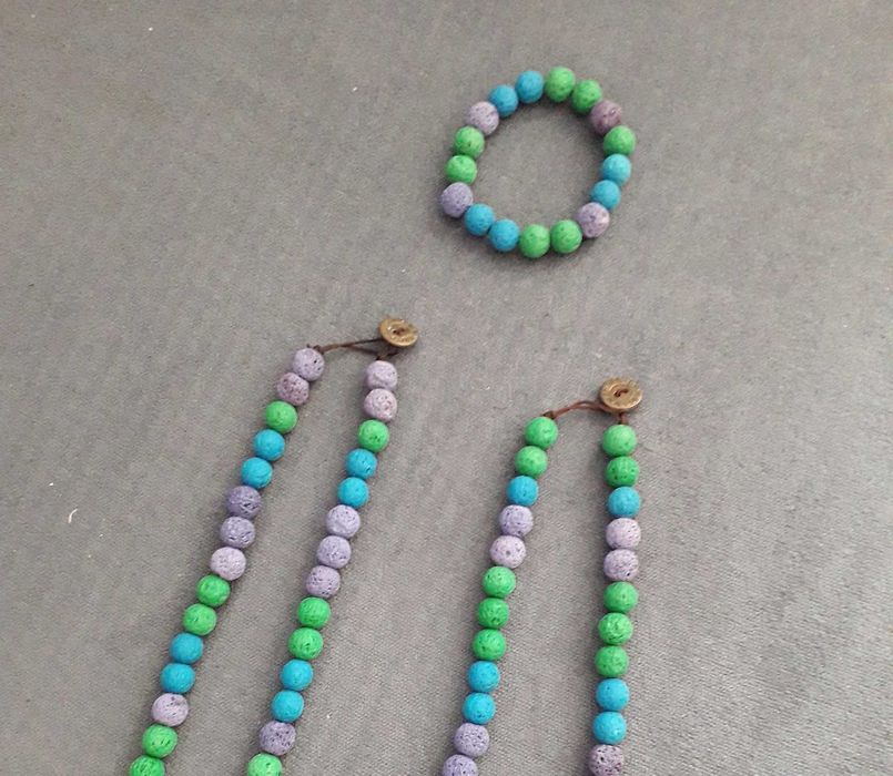 Гердан и гривна от топчета цветна лава