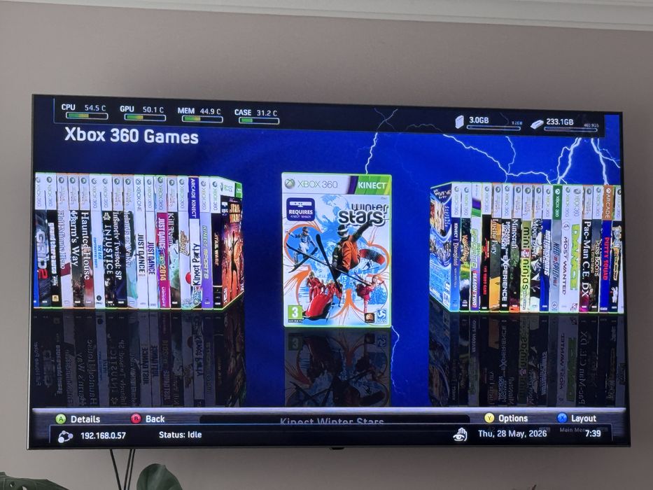 Xbox 360 Slim Modat + senzor Kinect de miscare + 2 controllere + 80 de jocuri gata instalate