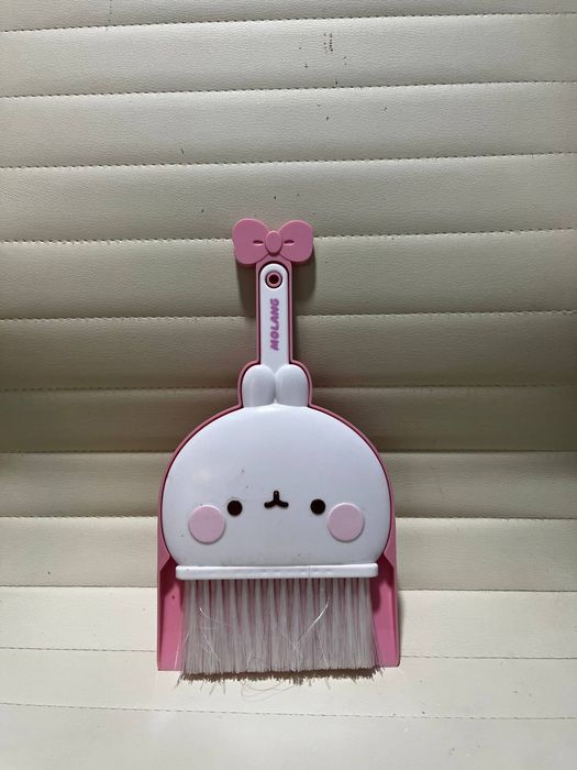 Канцелярские веник