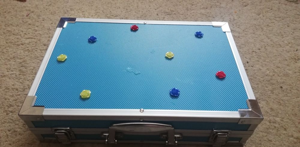 Продам чемодан. Продам. Продам.