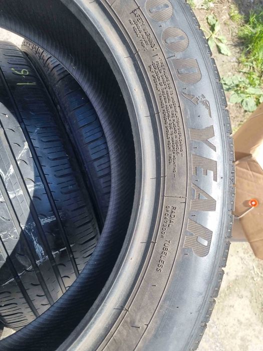 225/55 R19 • Vara • GoodYear EfficientGrip 4x4 99V | 4 buc | Pret/buc