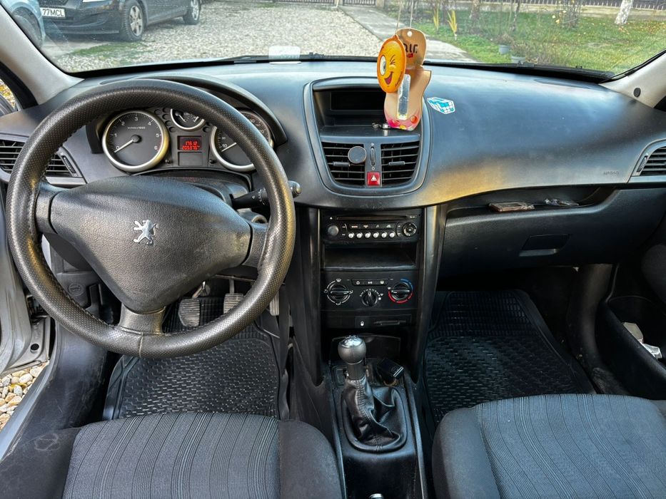 Vând Peugeot 207 1.4 HDi