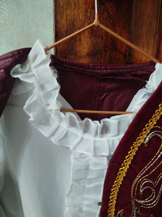 Продам платье с жилетом