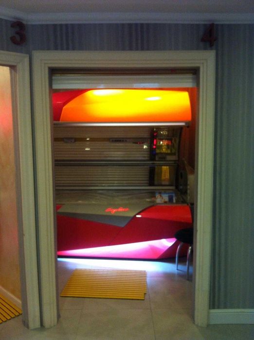 Salon de bronzare & înfrumusețare vechime 22 ani – locație centrala