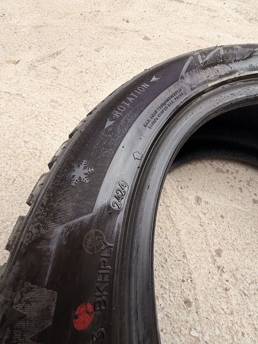 Продам резину 215/55 R17 покрышка