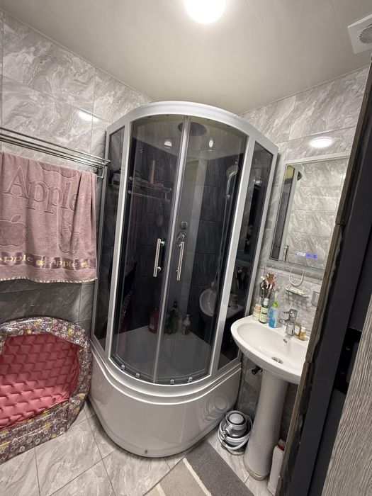 Квартира продаётся 2-х комнатная переделан в 3-х