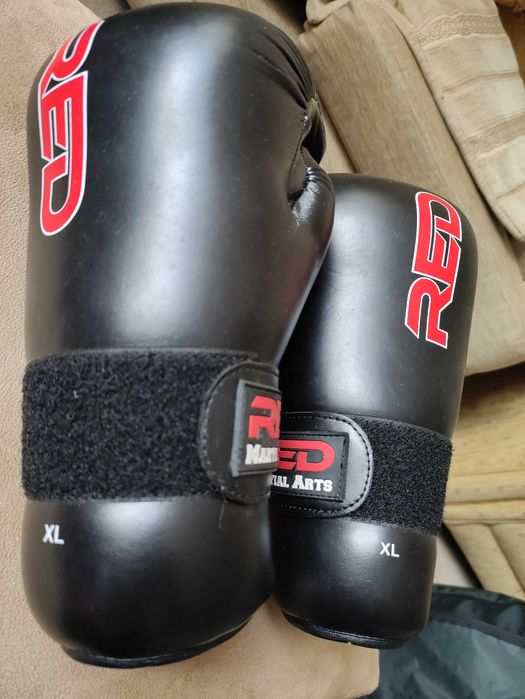 RED Martial Arts Спаринг ръкавици XL, черни, кожени
