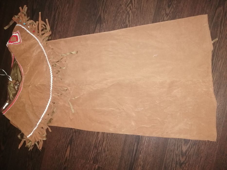 Rochie, cămașă, vesta indianca