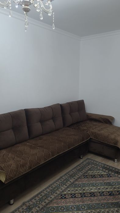СРОЧНО! Продам темно-коричневый   диван