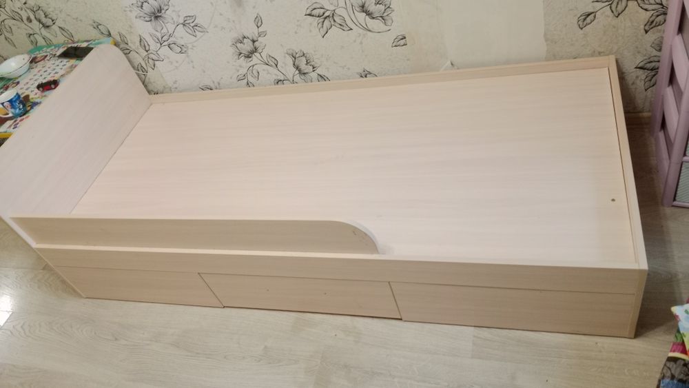 Кровать односпальная