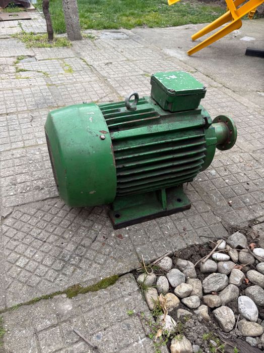 Електродвигател 11kW трифазен 2800 оборота в минута