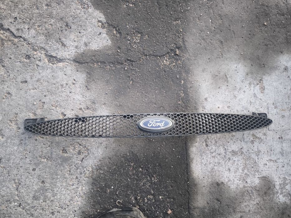 Решетка радиатора форд эскорт