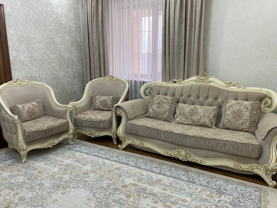 Срочно! Диван с 2 креслами