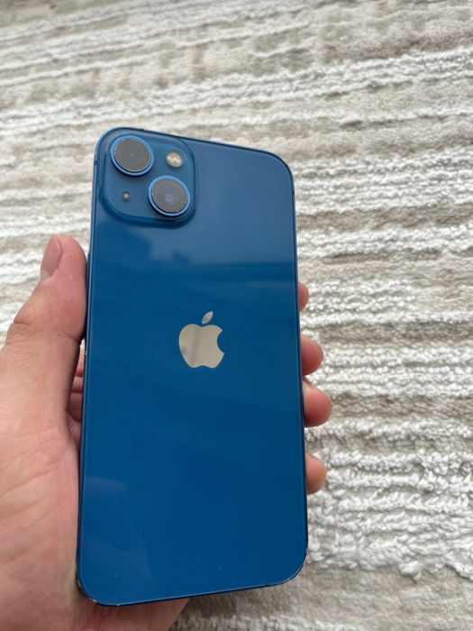 Продам Айфон Iphone 13
