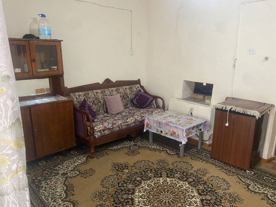 Янгиюль р. Посёлок Саид Ата участок 4соток 2комнатная с обстановкой