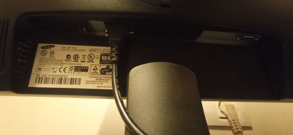 2 монитора Samsung SyncMaster 943NW