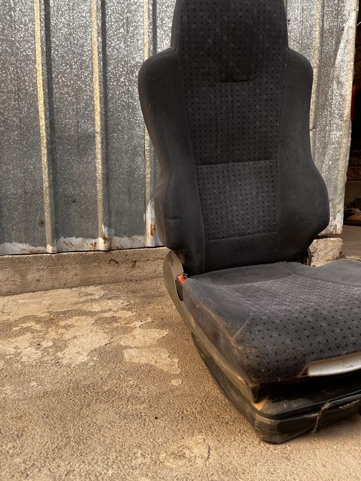 Продам сиденье водительское