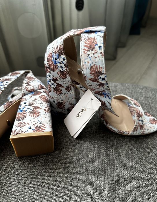 Сандали Deezee висок ток