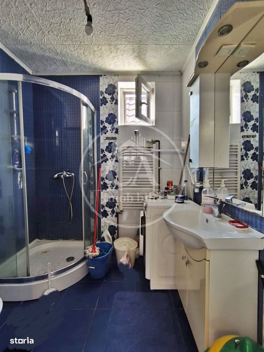 Casa de vânzare cu 6 camere in Episcopia, Bihor