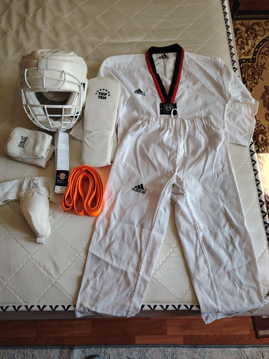 Продам кимоно для ребенка