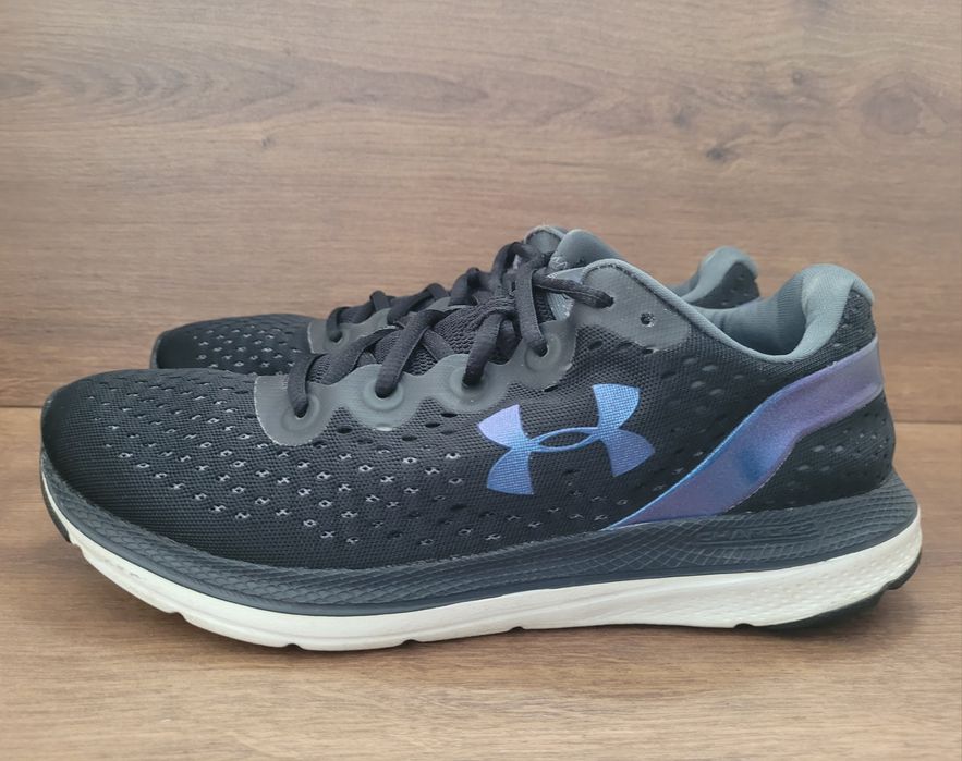 Много запазени!Мъжки маратонки Under Armour-41номер