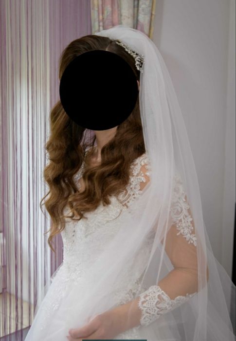 Rochie mireasa marimea S(36) cu voal  și cerc