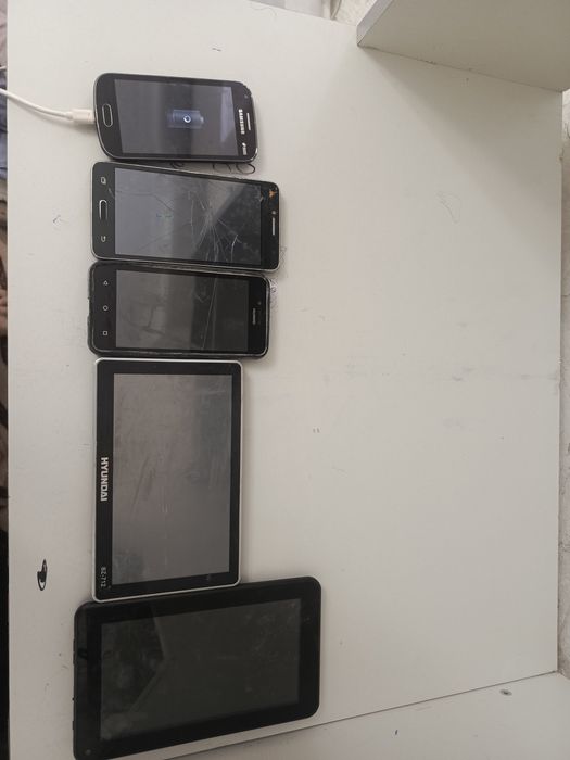 Продам все эти телефоны/ планшеты