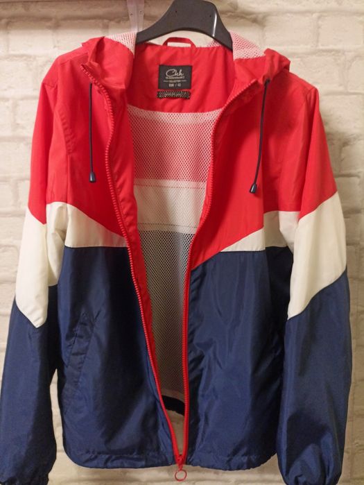 Vând geacă subțire