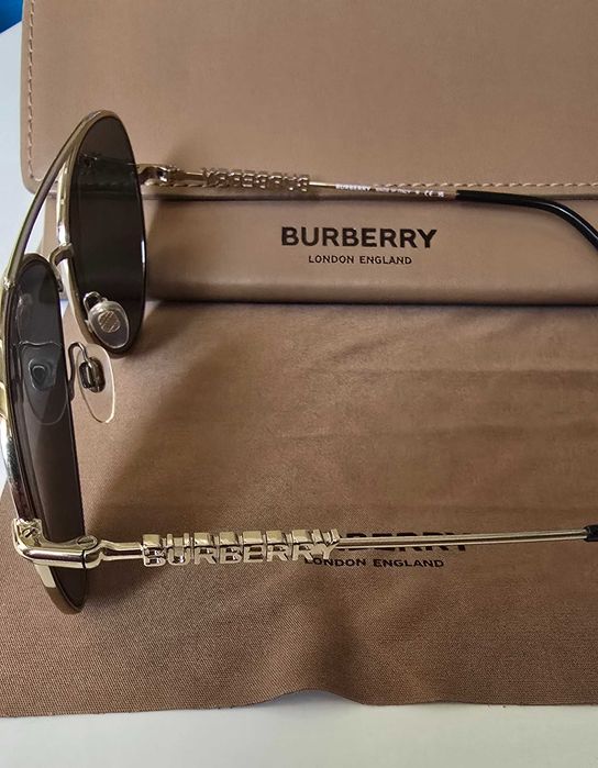 Burberry модел авиатор