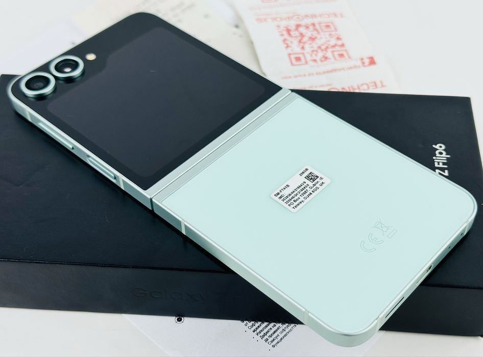 Samsung Galaxy Z Flip 6 5G 256GB 12RAM Mint Отличен!