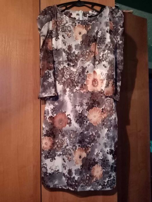 Женские новые  платья.