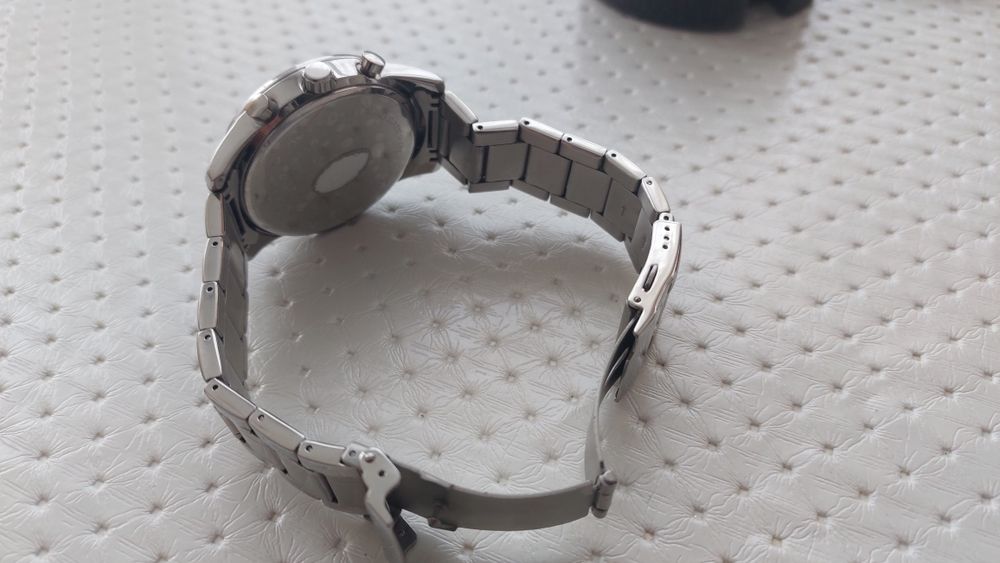 Продам часы наручные