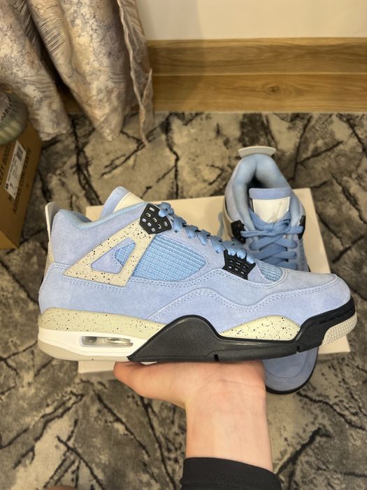 Jordan 4 university blue