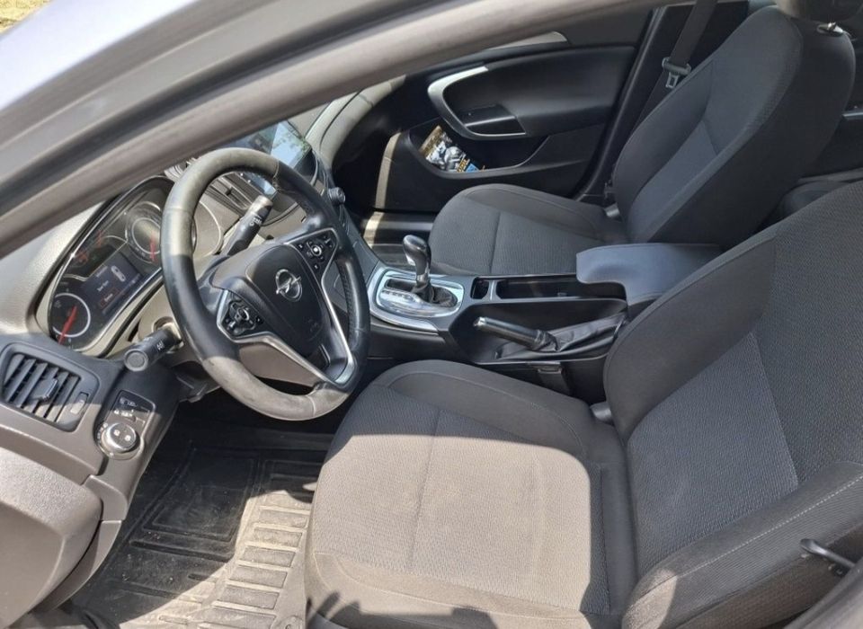 Vând Opel insignia