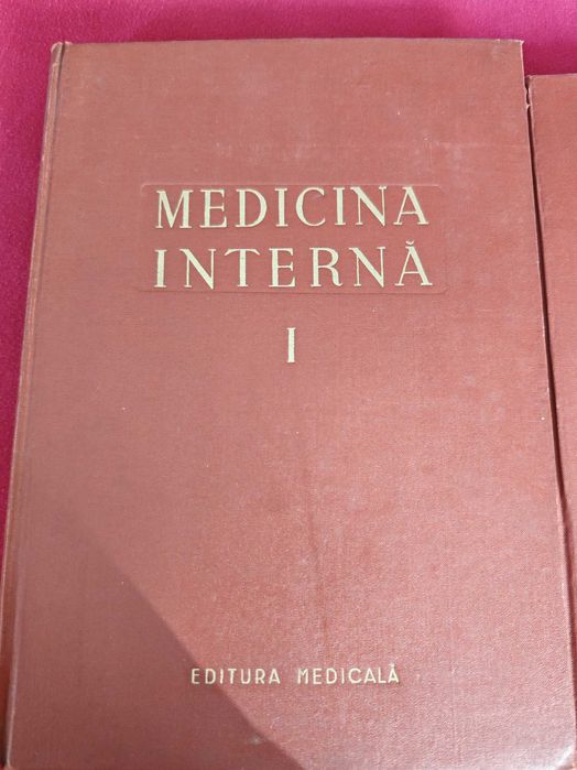 Vând cărți de medicina/cărți vechi