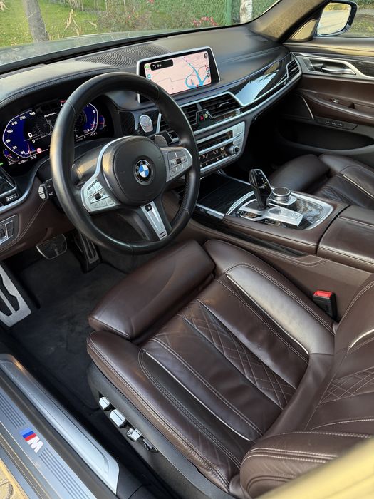 BMW Seria 7 xDrive M Pachet