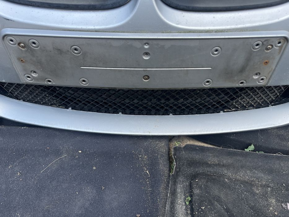 Bară față completă BMW Seria 5 e60 M-Pachet 2005 cu senzori și spălătoare de faruri