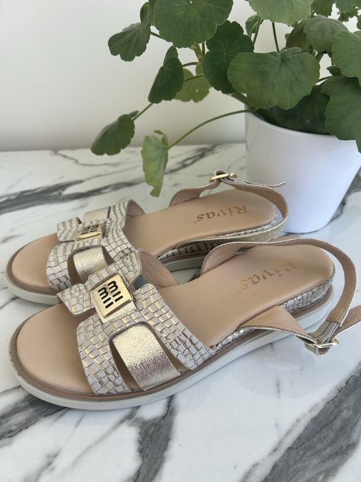 Дамска сандали Rivas