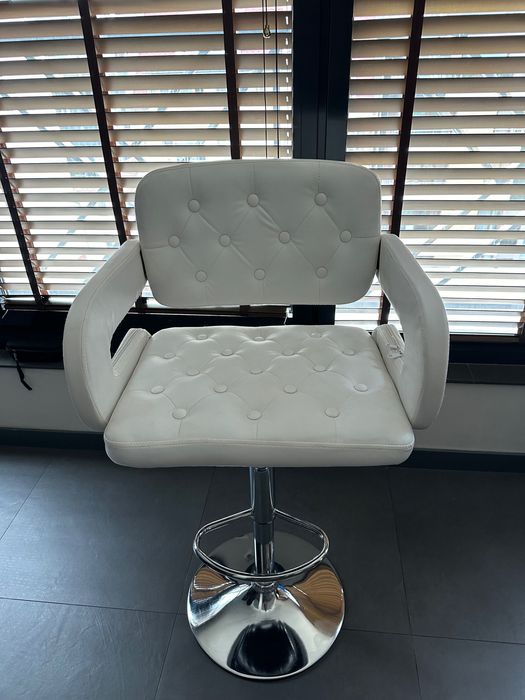 БЯЛ БАР СТОЛ VERSAY с фабрични дефекти и 24м Гаранция