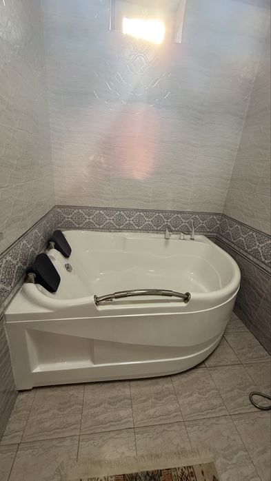 Продаю дом метро Максима Горького, 6-ти комнатный, 350 кв, 5 сот