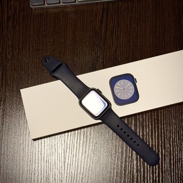 Продам Apple Watch Series 8 41 mm