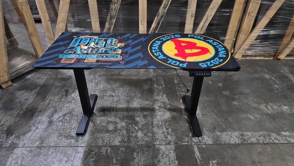 Компьютерный стол 1STPLAYER MOTO-E 1460-18/ BK