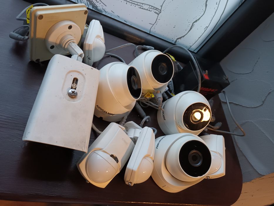 Vânzare lustre de iluminat și supraveghere.